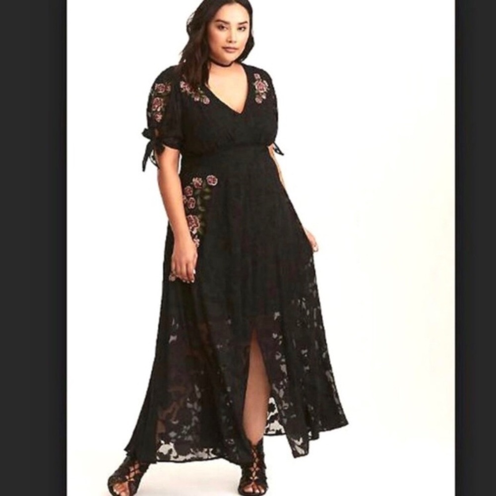 Torrid BLACK FLORAL EMBROIDERED CHIFFON MAXI DRESS
